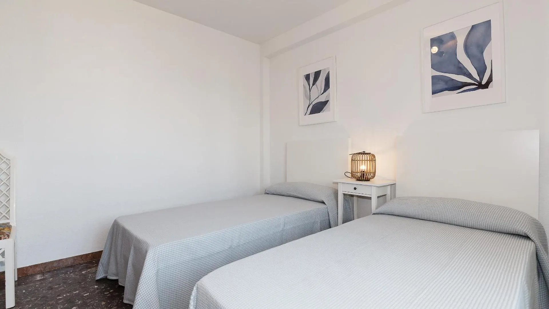Uhc Anagabu Family Complex Apartment Salou