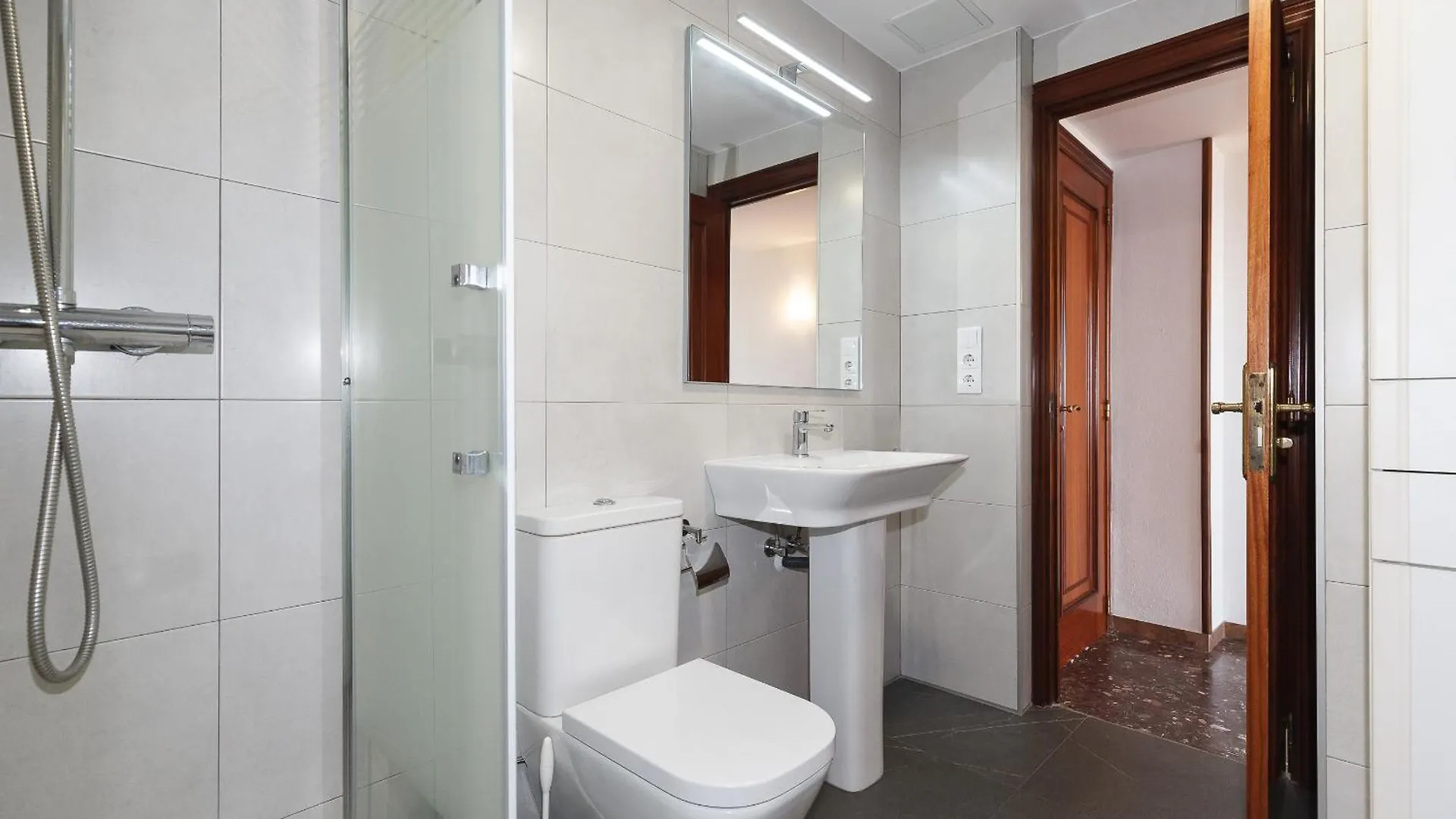 Uhc Anagabu Family Complex Apartment Salou