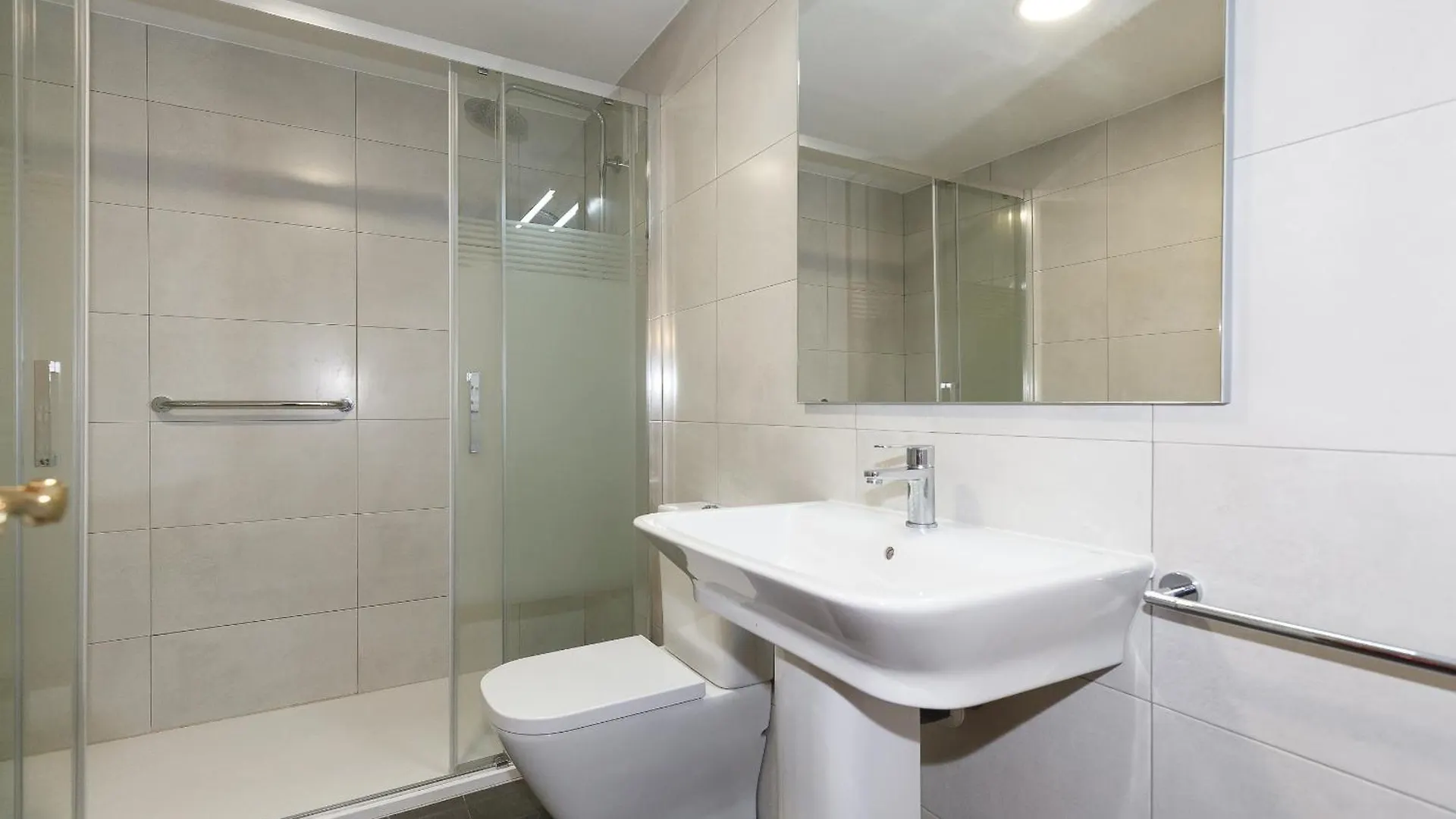 Uhc Anagabu Family Complex Apartment Salou