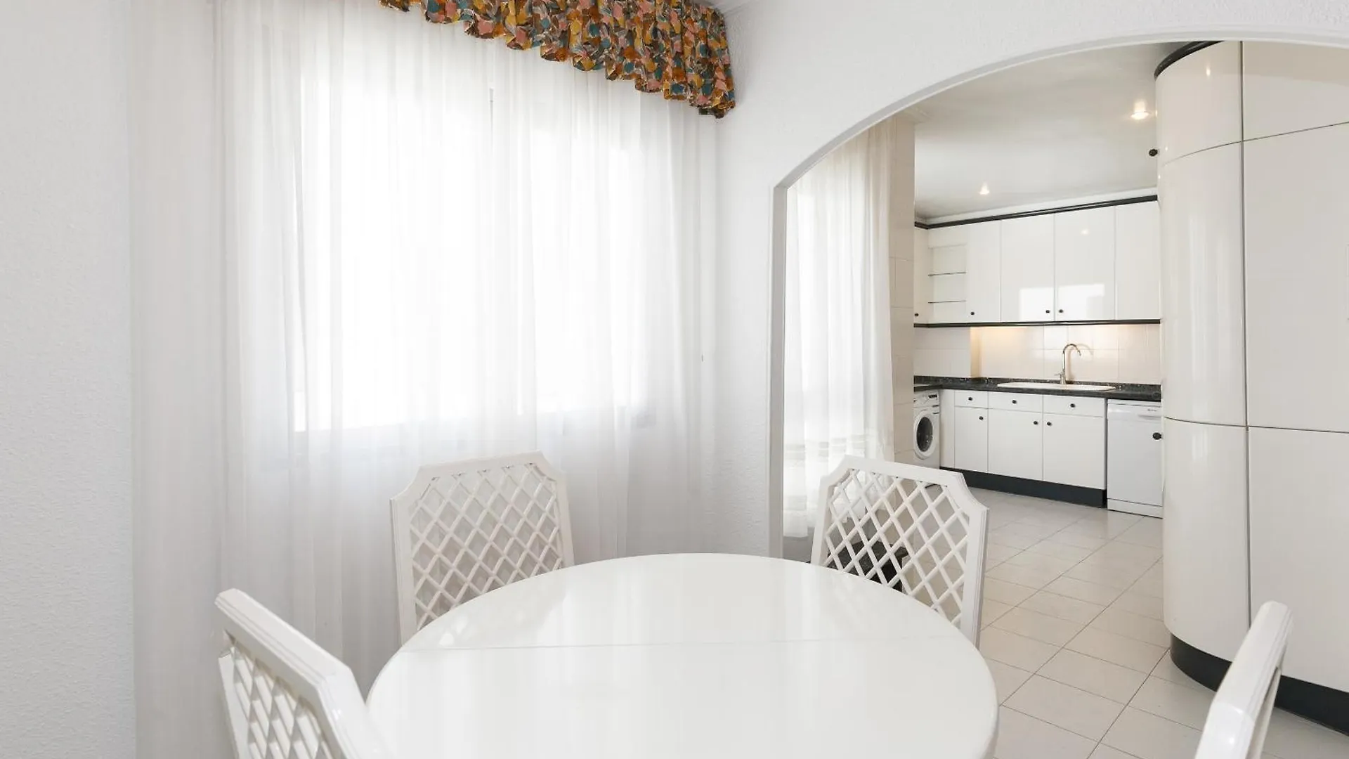 Uhc Anagabu Family Complex Apartment Salou